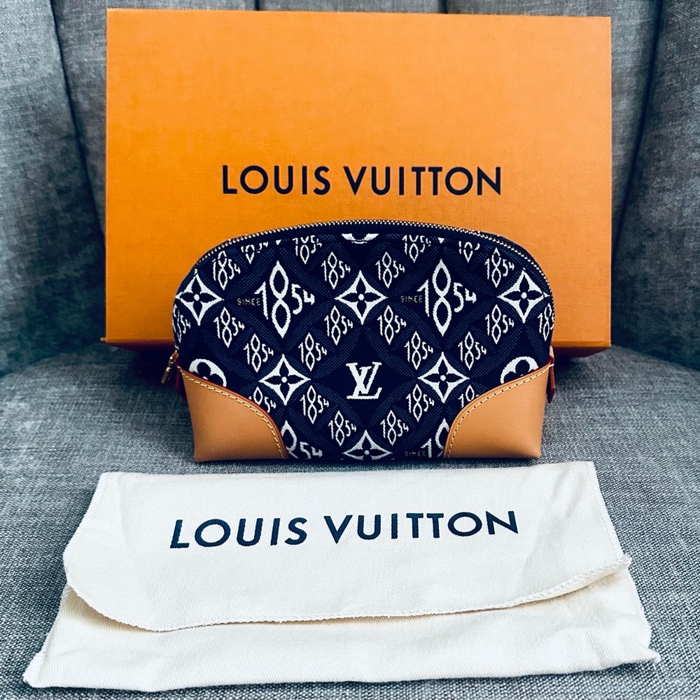 NWT AUTHENTIC LOUIS
VUITTON Pochette Cosmetique 1854 Bleu - Limited Edition